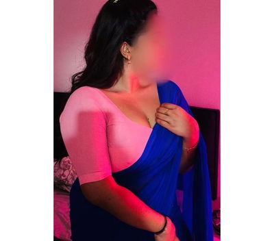 Rubynee Indian Tamil Girl🇮🇳💙New to Barking